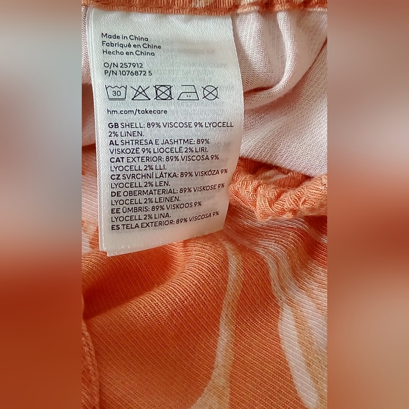 H&M Women's Floral Orange Shorts - Picture 5 of 6